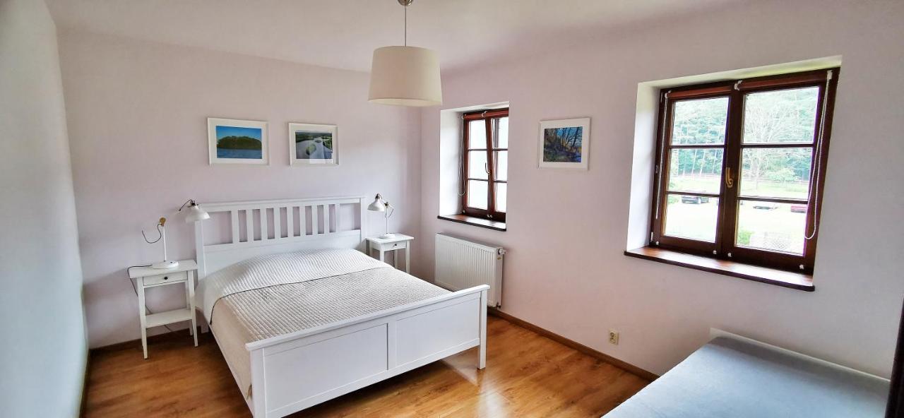 Gospodarstwo Nad Jeziorem Zalom  Exterior foto
